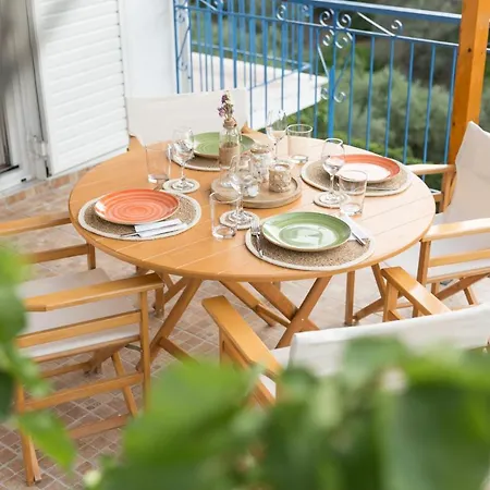 Azalea - Modern Studio With Sea View Galatas  Exterior photo