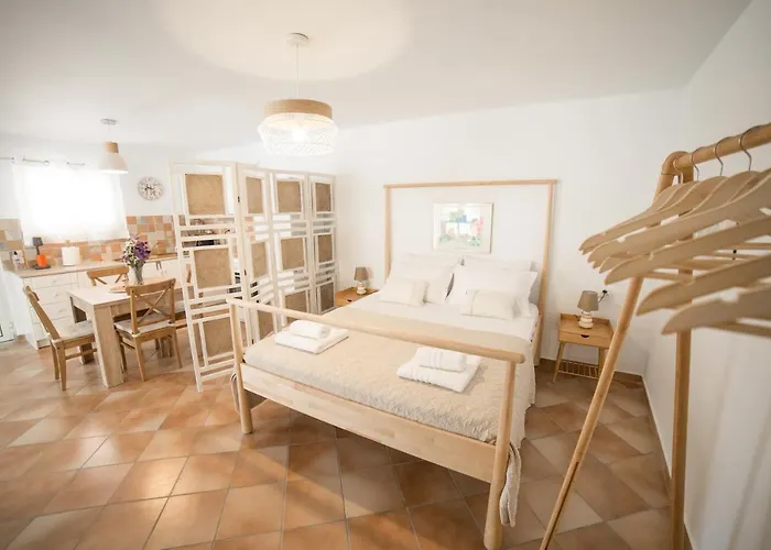 Azalea - Modern Studio With Sea View